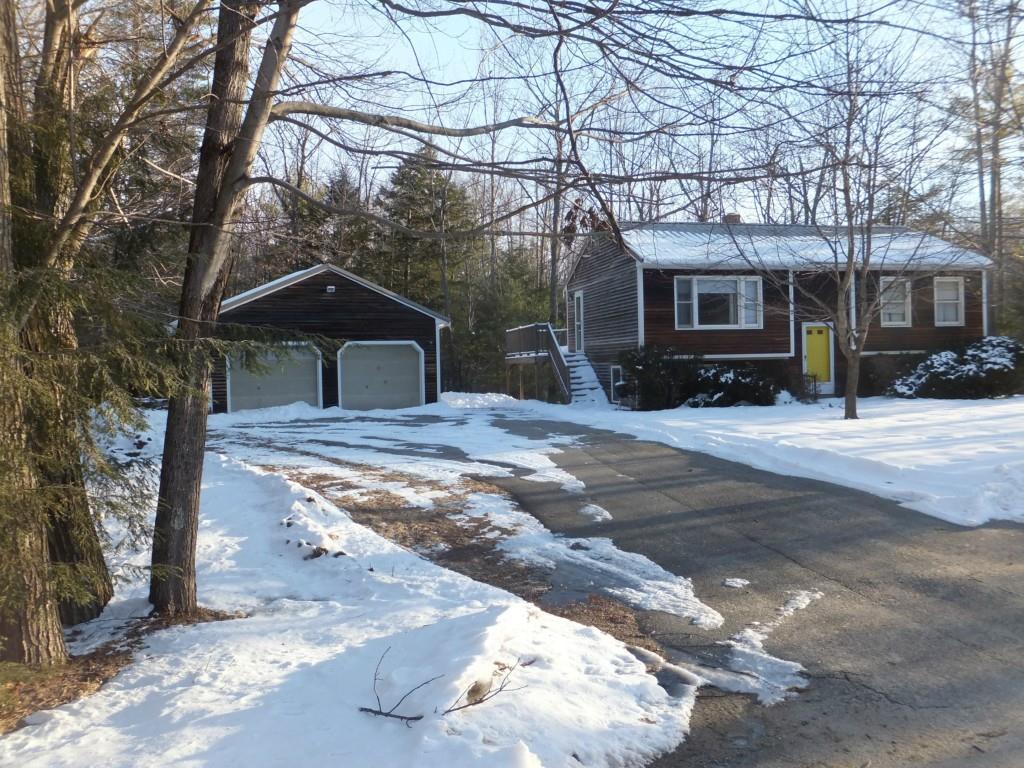 40 Chicopee Road Standish, ME 04084 - Photo 2 of 29 Exterior Front
