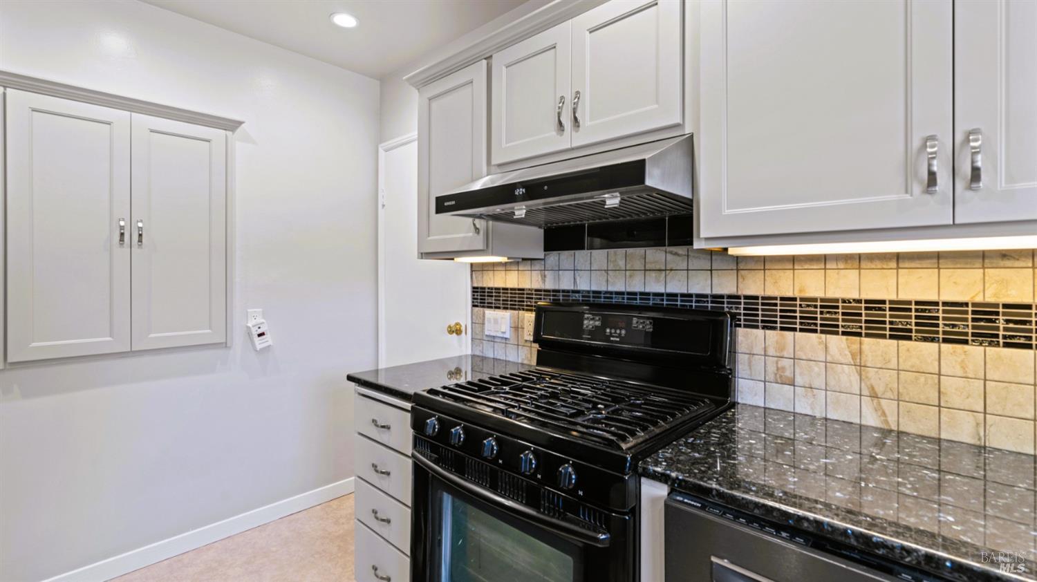 21451 Rizzo Avenue Castro Valley, CA 94546 - Photo 11 of 35