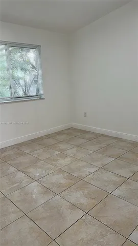 $1,800 | 1250 Southeast 28th Court, Unit 203, Homestead, FL 33035