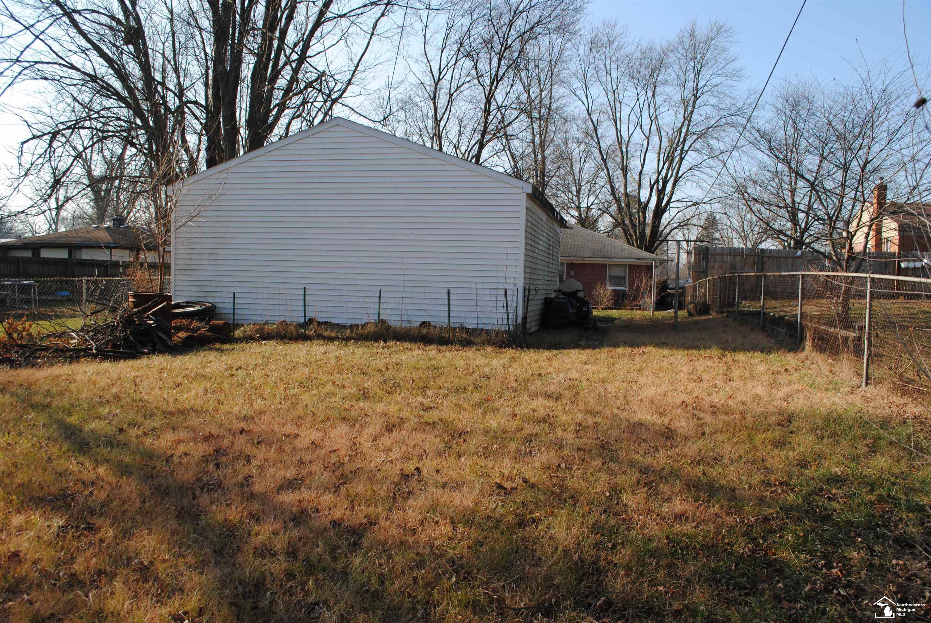 15359 Beech Daly Road Taylor, MI 48180 - Photo 18 of 19 50099093-17.JPG