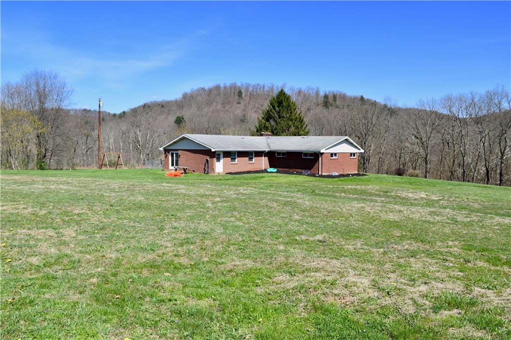 390 School Road Clinton, PA 15026 - Photo 20 of 25 Gallery Image 20