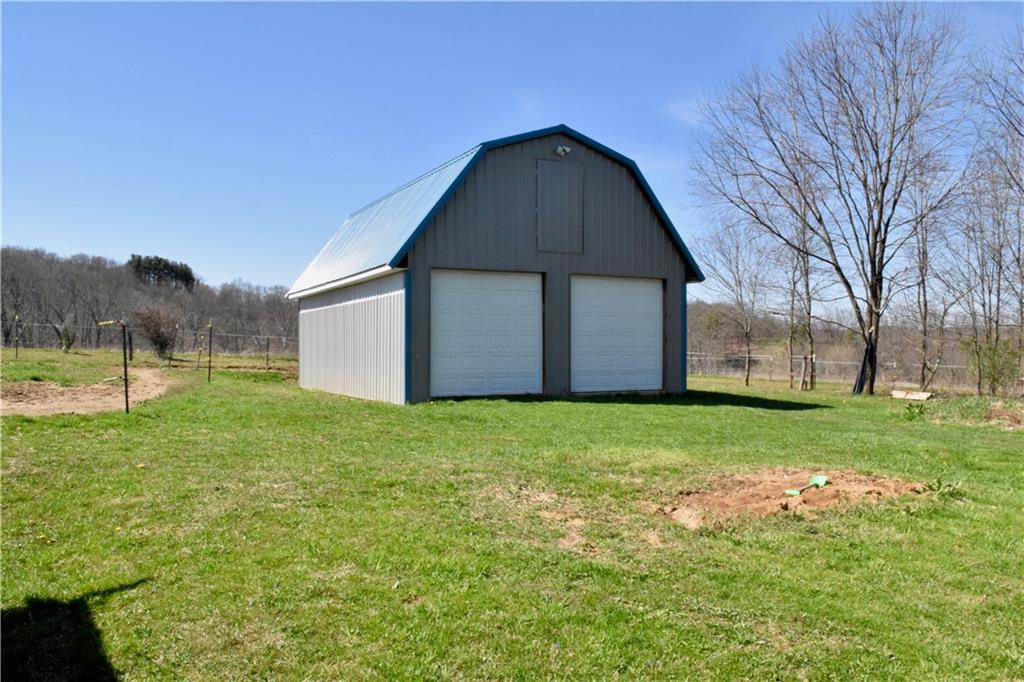 390 School Road Clinton, PA 15026 - Photo 22 of 25 Gallery Image 22