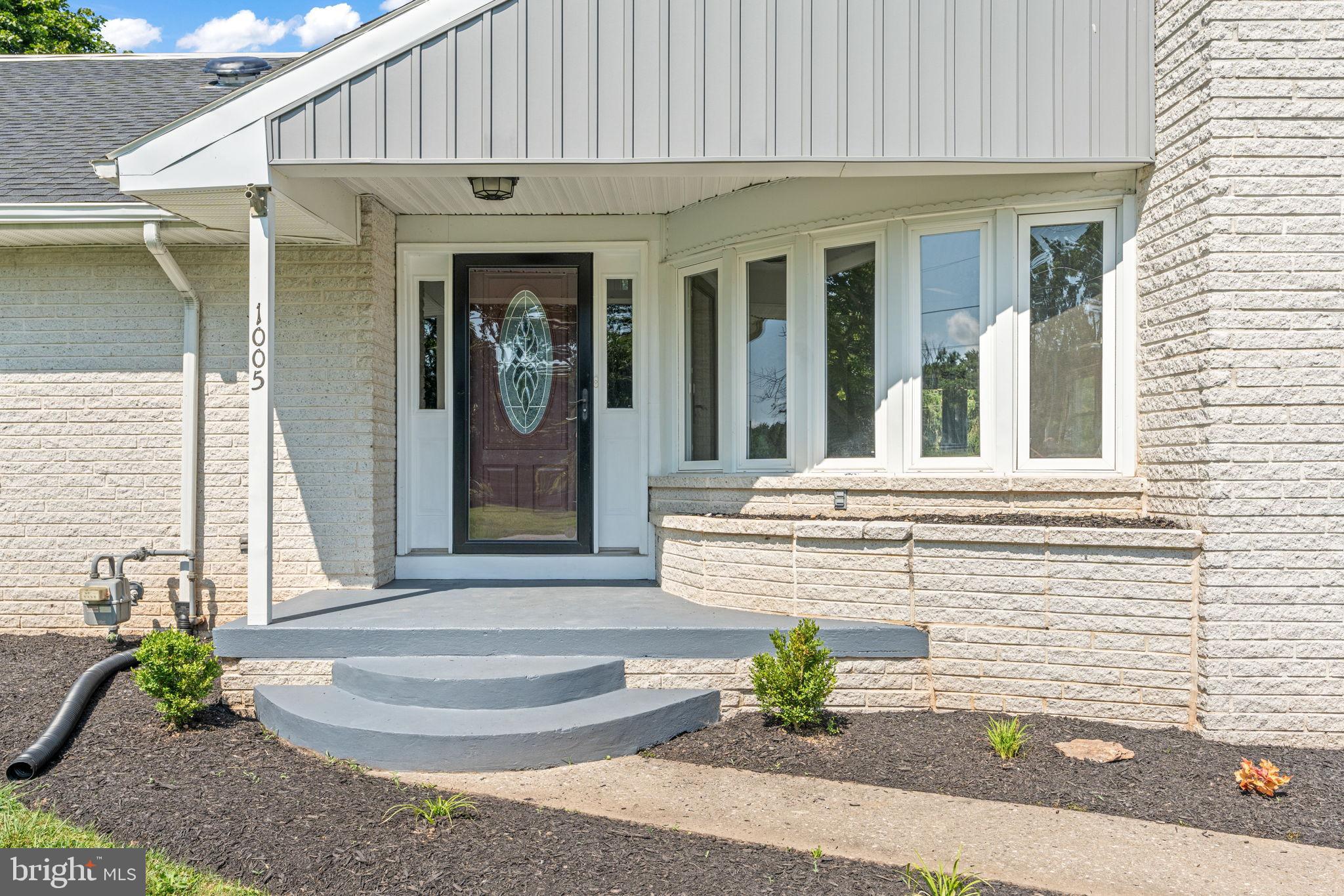 1005 2nd Avenue Manchester, PA 17345 - Photo 5 of 54 a front view of a house