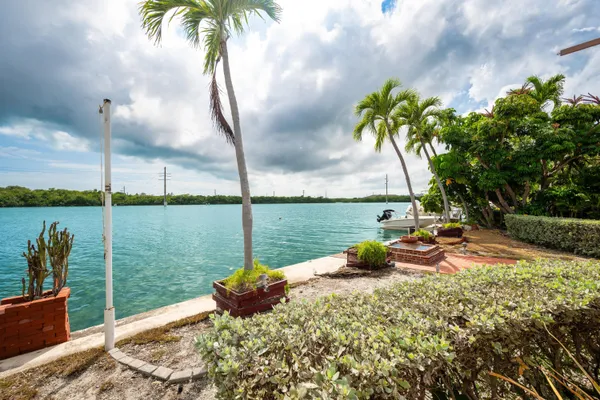 $1,695,000 | 103 Key Haven Road, Key Haven, FL 33040