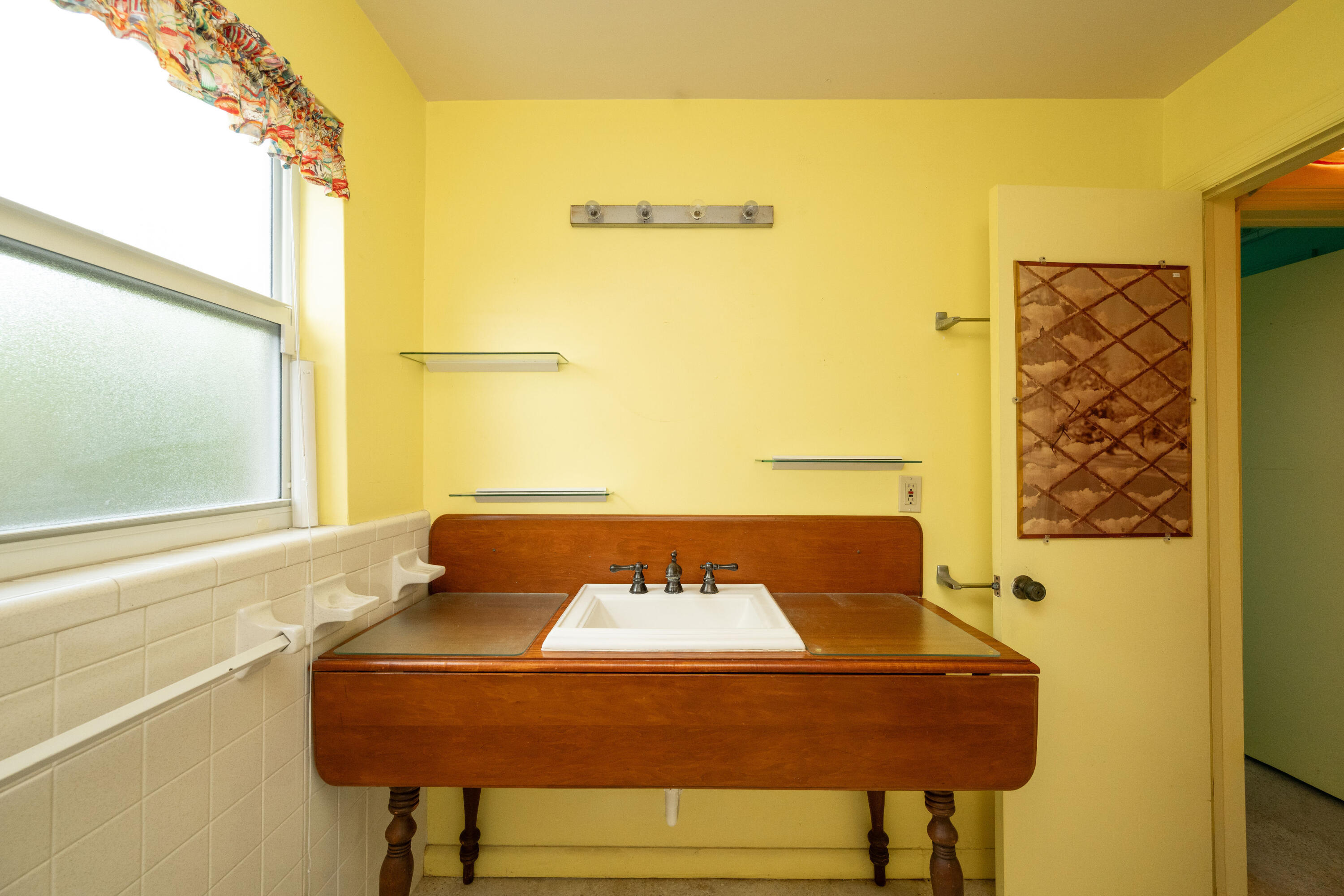 103 Key Haven Road Key Haven, FL 33040 - Photo 33 of 36 a bathroom with a sink and a bathtub
