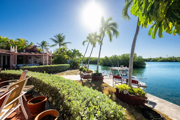 $1,695,000 | 103 Key Haven Road, Key Haven, FL 33040