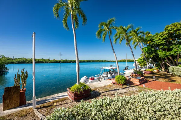 $1,695,000 | 103 Key Haven Road, Key Haven, FL 33040