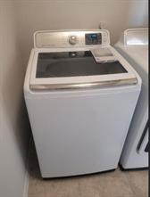 909 Duncan Lane, Unit A Austin, TX 78705 - Photo 17 of 18 a close view of washer and dryer