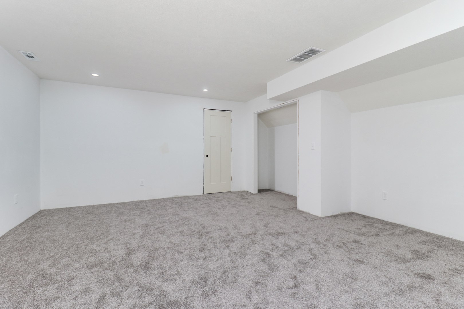 303 Bobwhite Way Normal, IL 61761 - Photo 29 of 39 Gallery Image 29