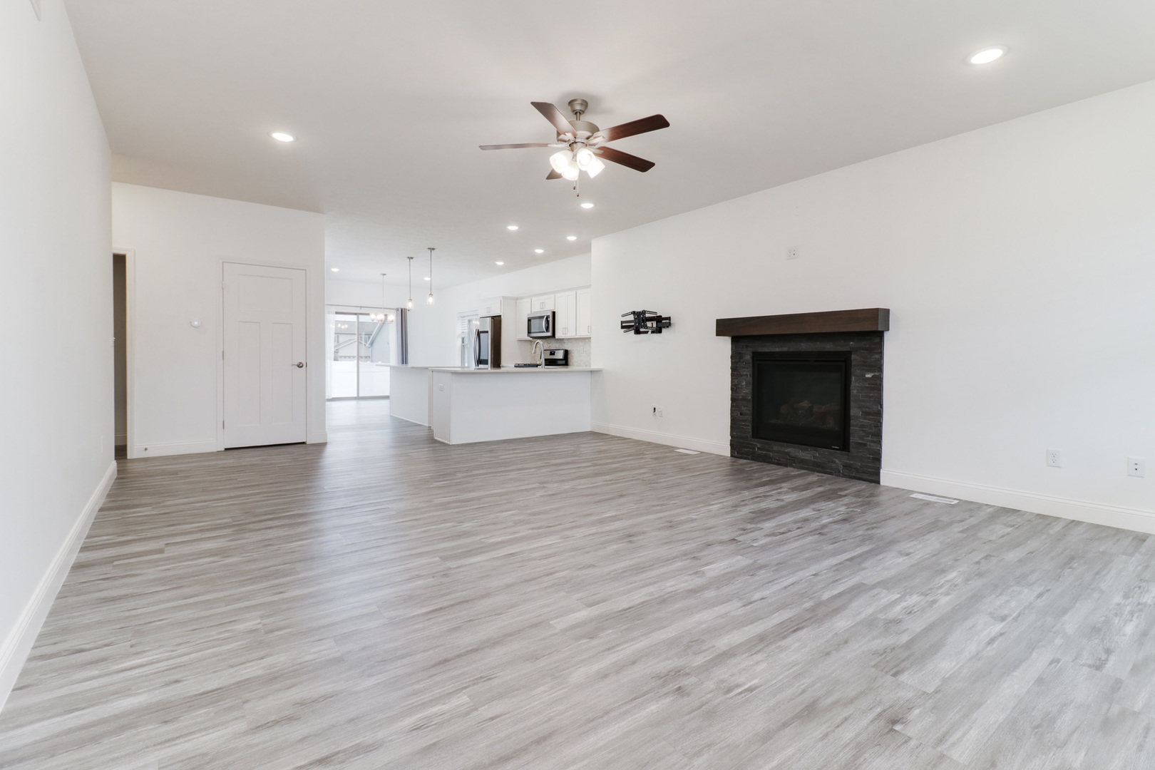 303 Bobwhite Way Normal, IL 61761 - Photo 3 of 39 Gallery Image 3