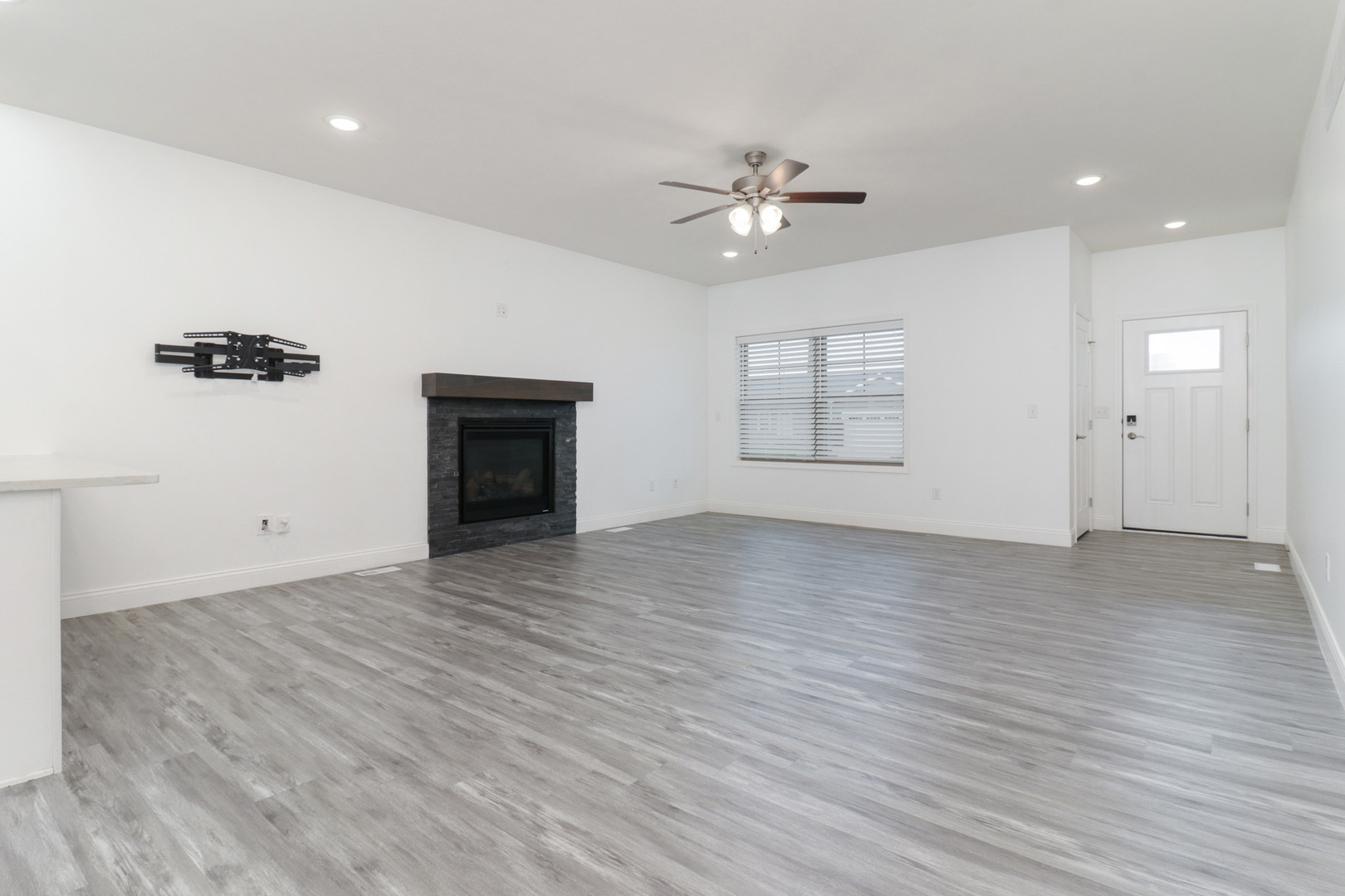 303 Bobwhite Way Normal, IL 61761 - Photo 4 of 39 Gallery Image 4
