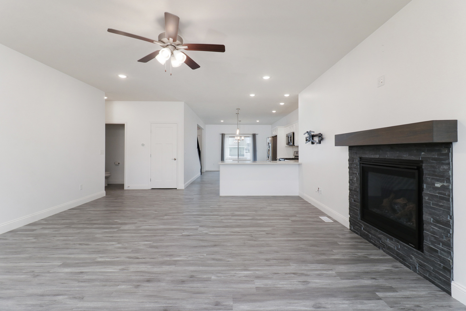 303 Bobwhite Way Normal, IL 61761 - Photo 5 of 39 Gallery Image 5