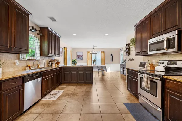 $424,900 | 89 Lee Road 2195, Phenix City, AL 36870