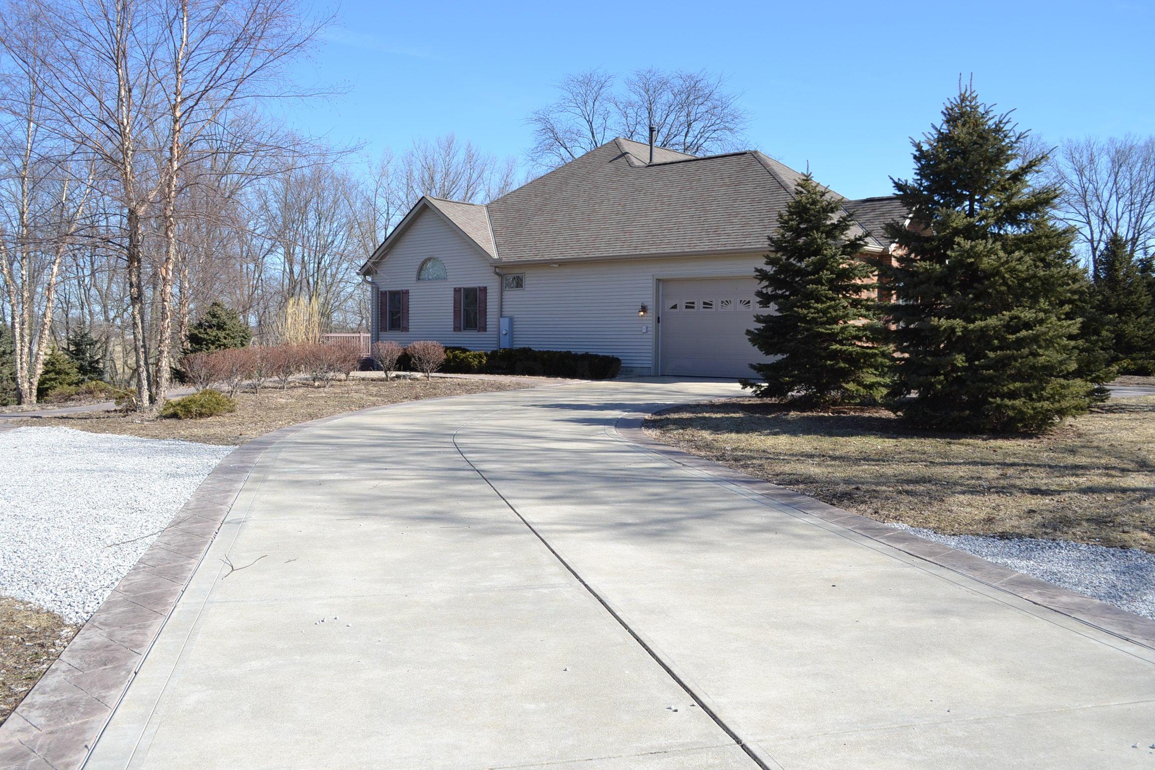 7874 South Bloomfield Royalton Road, Unit R Ashville, OH 43103 - Photo 20 of 25