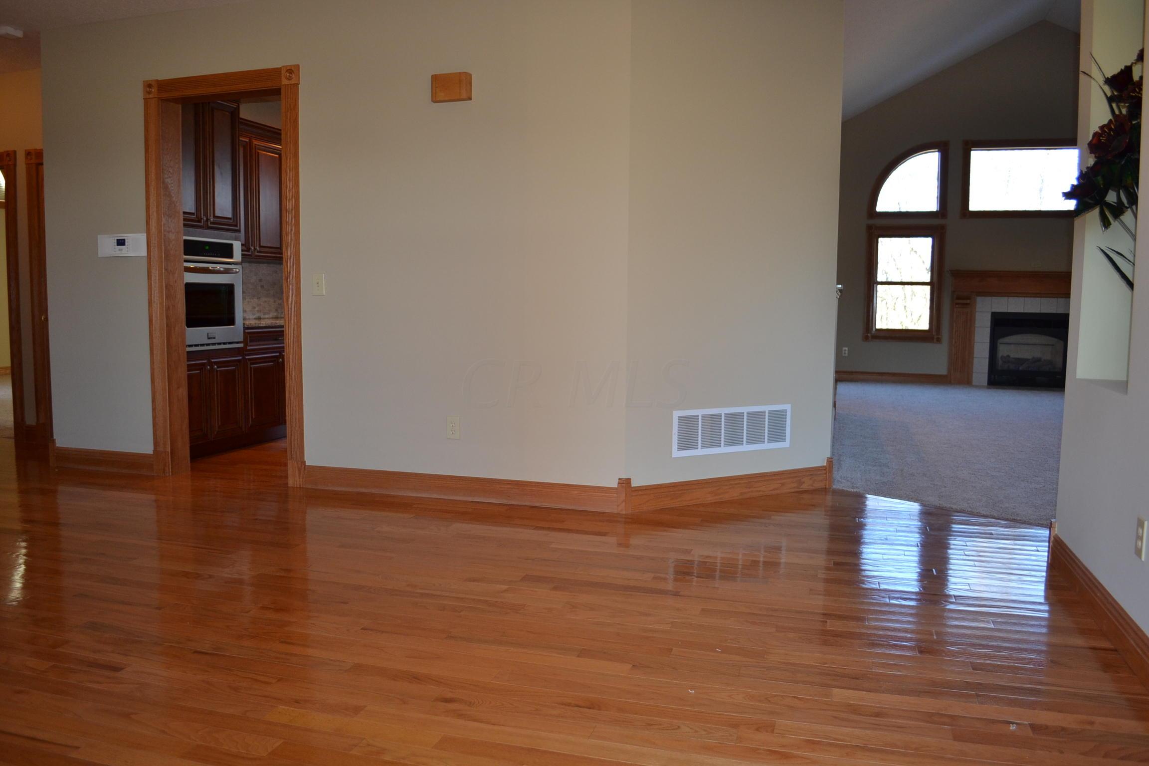7874 South Bloomfield Royalton Road, Unit R Ashville, OH 43103 - Photo 2 of 25