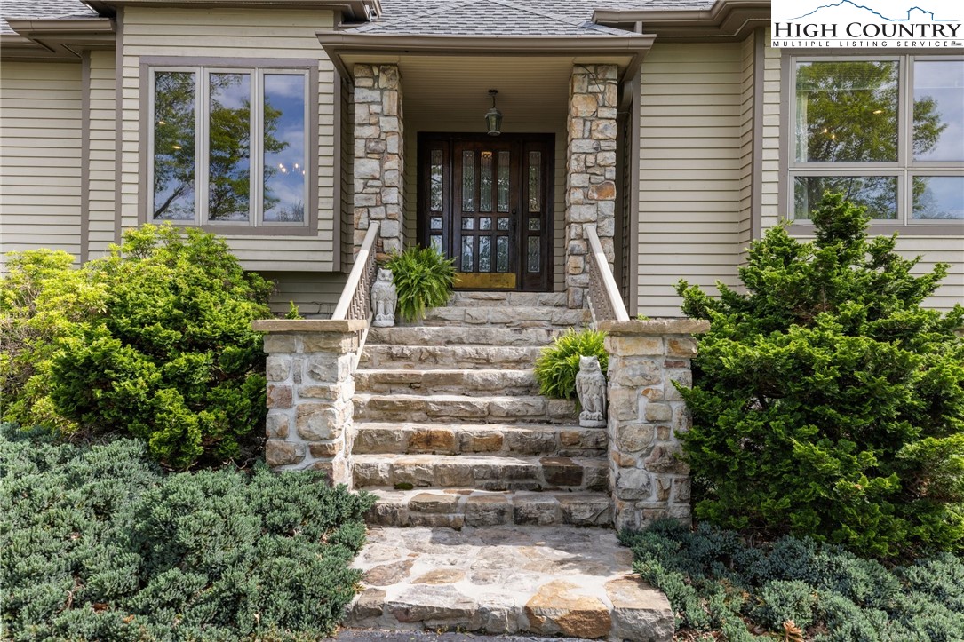 577 Oak Ridge Drive Boone, NC 28607 - Photo 9 of 33