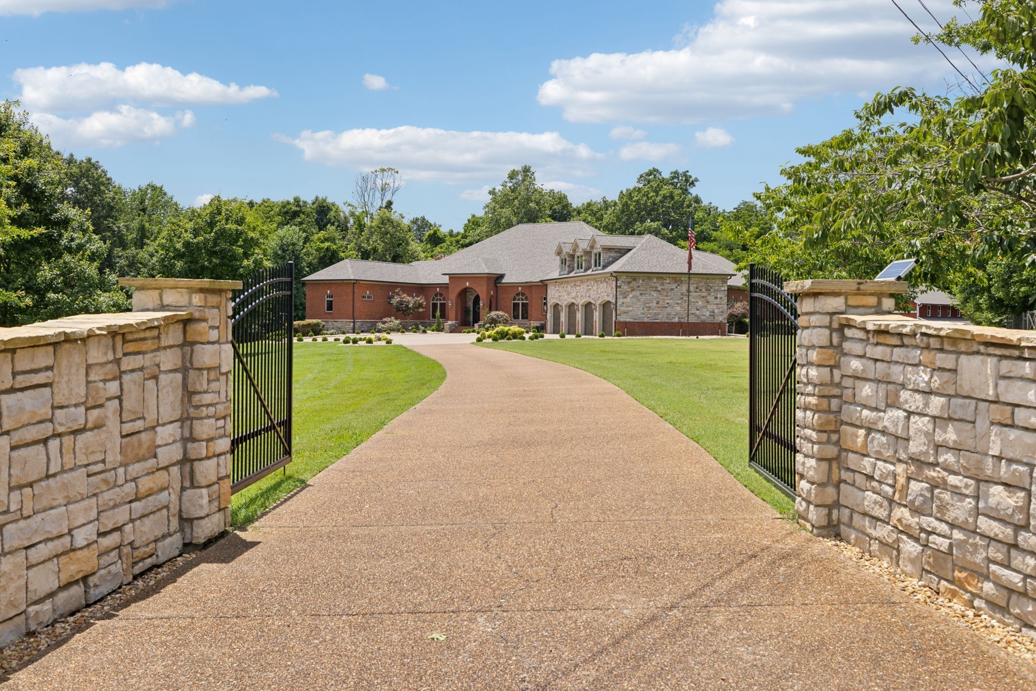 2526 Bearden Road Clarksville, TN 37043 - Photo 2 of 69 a view of a street with a building in the background
