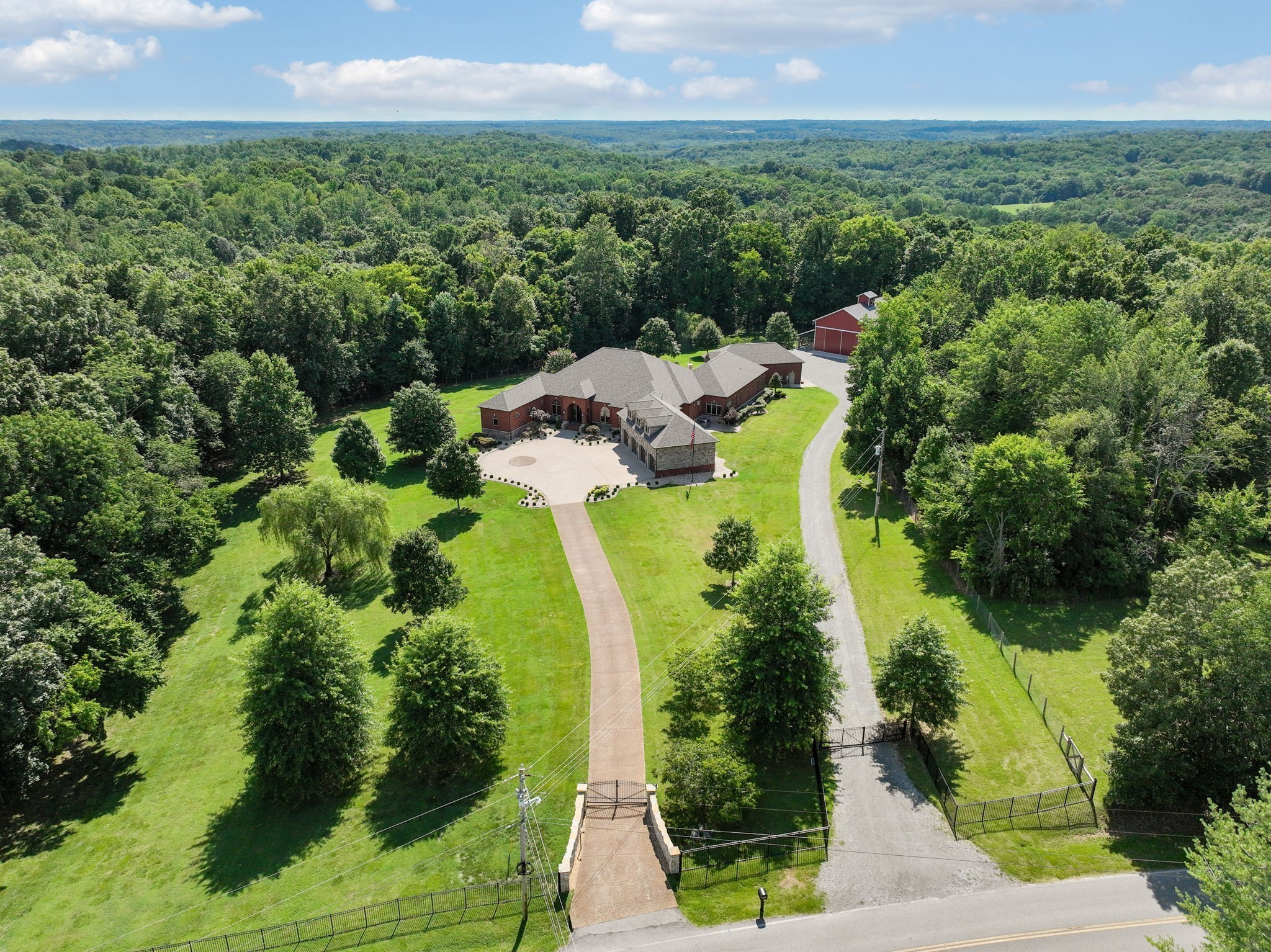 2526 Bearden Road Clarksville, TN 37043 - Photo 68 of 69 an aerial view of a residential houses with yard