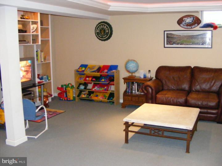 543 Winchester Road Warminster, PA 18974 - Photo 13 of 15 Basement - Finished