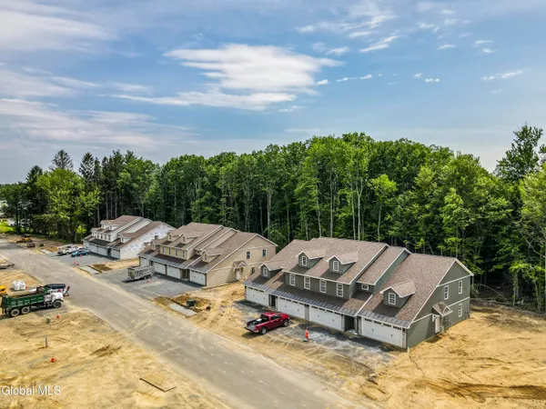 $370,000 | 145 Carriage Boulevard, Rotterdam, NY 12306