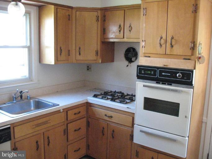 45 Overbrook Road Catonsville, MD 21228 - Photo 11 of 17 Kitchen #2