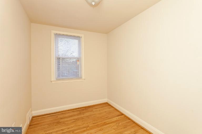 4937 West Hills Road Baltimore, MD 21229 - Photo 16 of 30 Interior (General)
