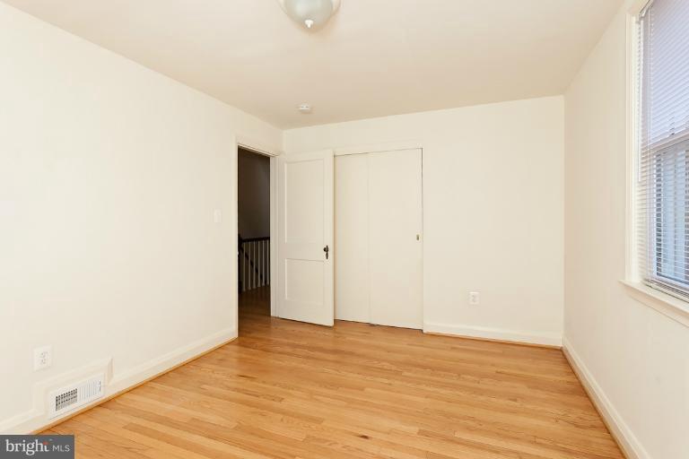 4937 West Hills Road Baltimore, MD 21229 - Photo 24 of 30 Interior (General)