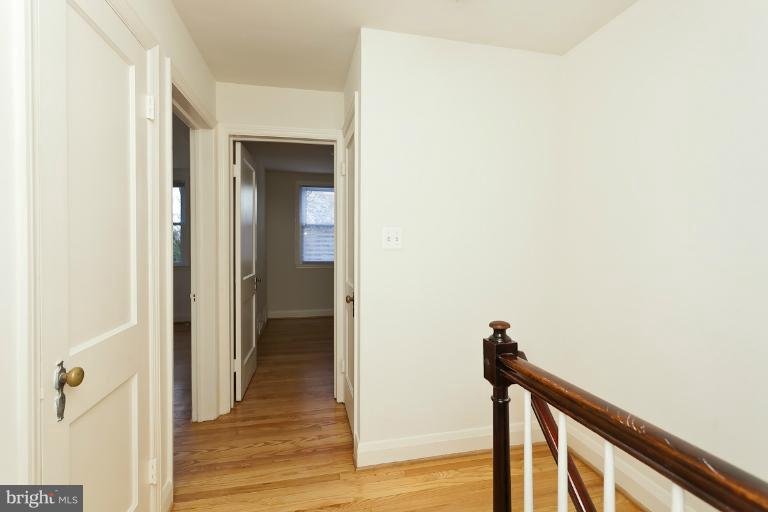 4937 West Hills Road Baltimore, MD 21229 - Photo 25 of 30 Interior (General)