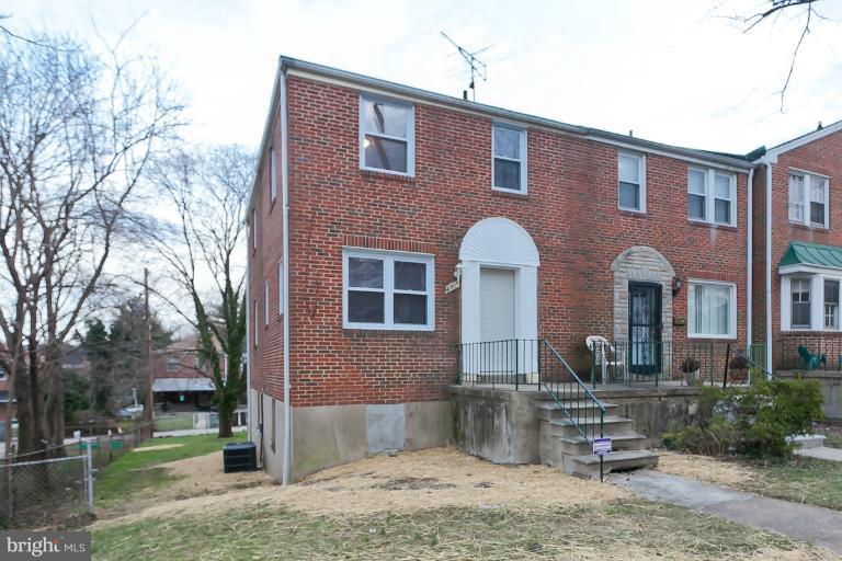 4937 West Hills Road Baltimore, MD 21229 - Photo 28 of 30 Exterior (Front)