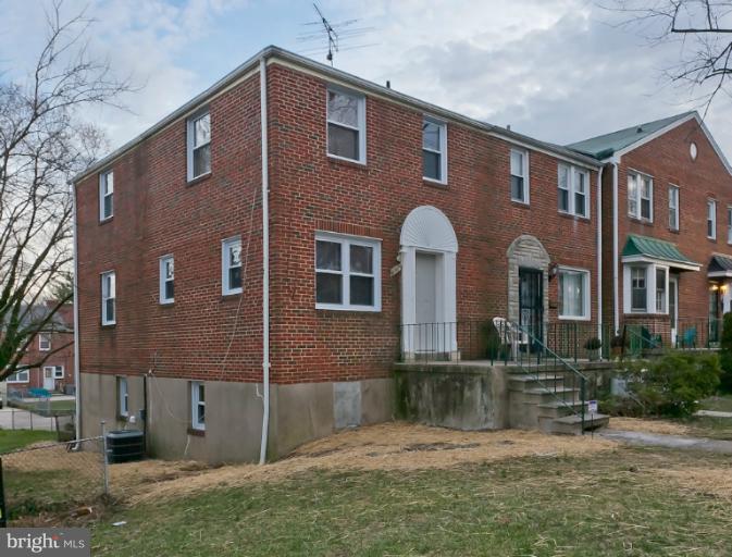4937 West Hills Road Baltimore, MD 21229 - Photo 30 of 30 Exterior (Front)