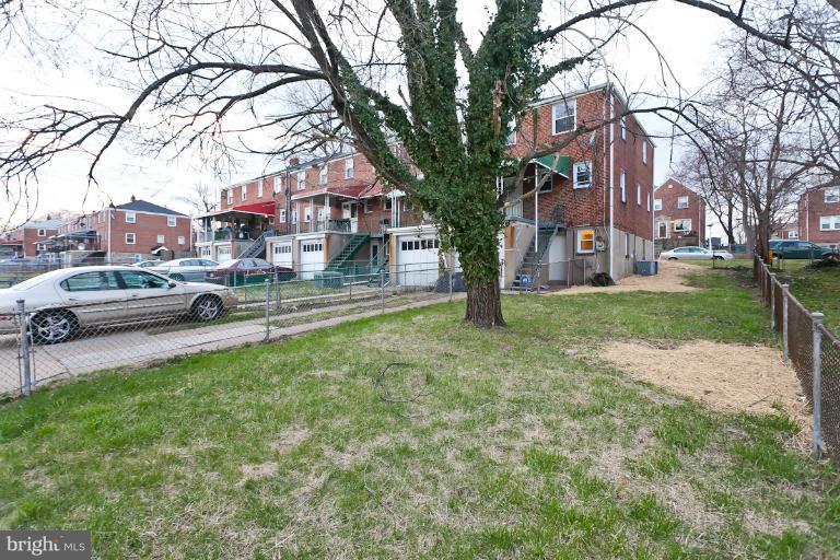 4937 West Hills Road Baltimore, MD 21229 - Photo 6 of 30 Exterior (Rear)