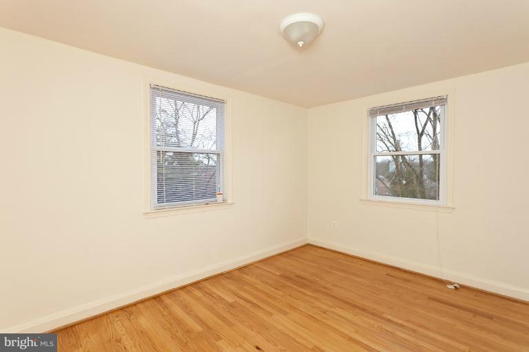 4937 West Hills Road Baltimore, MD 21229 - Photo 7 of 30 Interior (General)