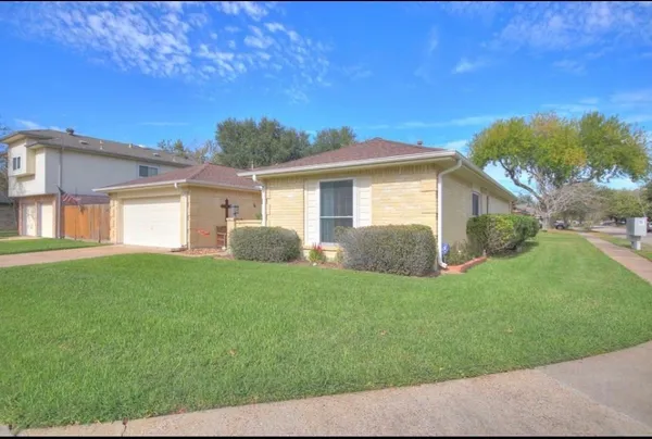 $2,100 | 3039 Becket Street, Pearland, TX 77584