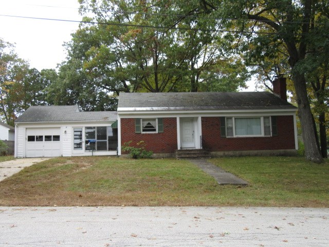 62 Hillcroft Road Manchester, NH 03104 - Photo 1 of 14 Gallery Image 1