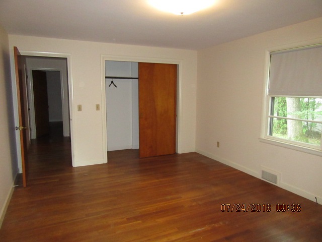 62 Hillcroft Road Manchester, NH 03104 - Photo 7 of 14 Gallery Image 7