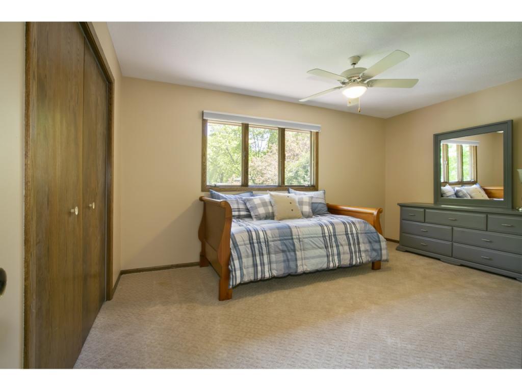 9480 Risewood Circle Eden Prairie, MN 55347 - Photo 21 of 35 Gallery Image 21