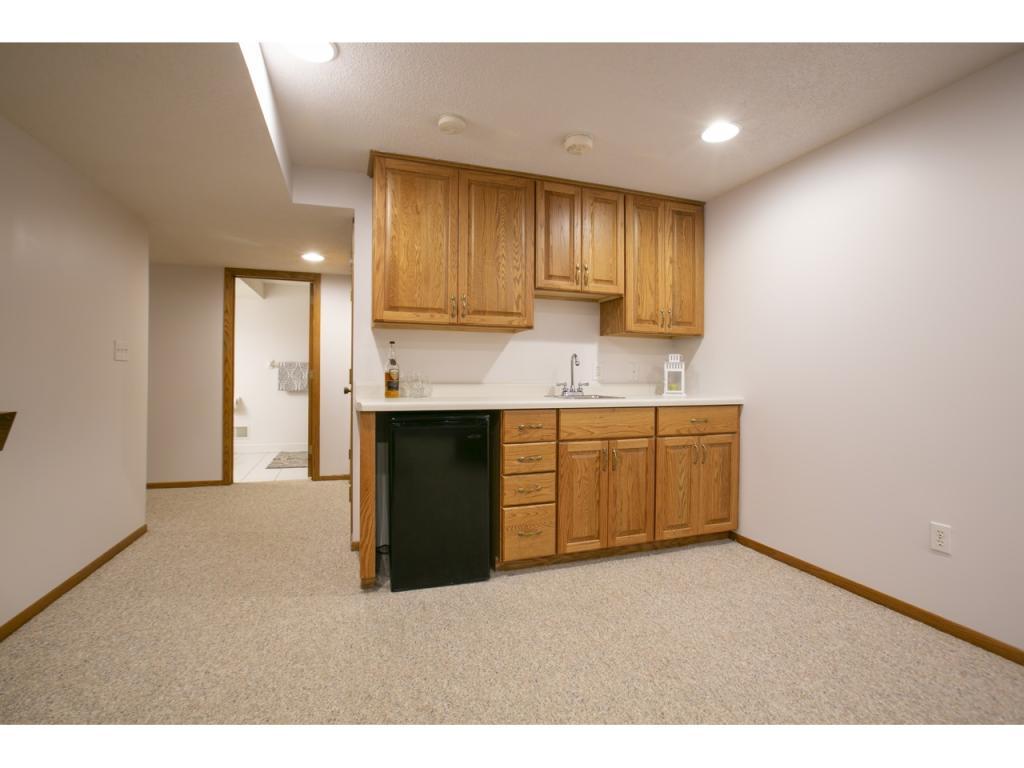 9480 Risewood Circle Eden Prairie, MN 55347 - Photo 25 of 35 Gallery Image 25