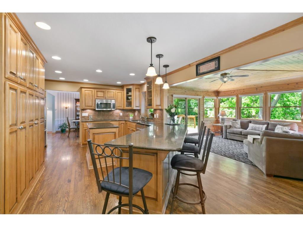 9480 Risewood Circle Eden Prairie, MN 55347 - Photo 4 of 35 Gallery Image 4