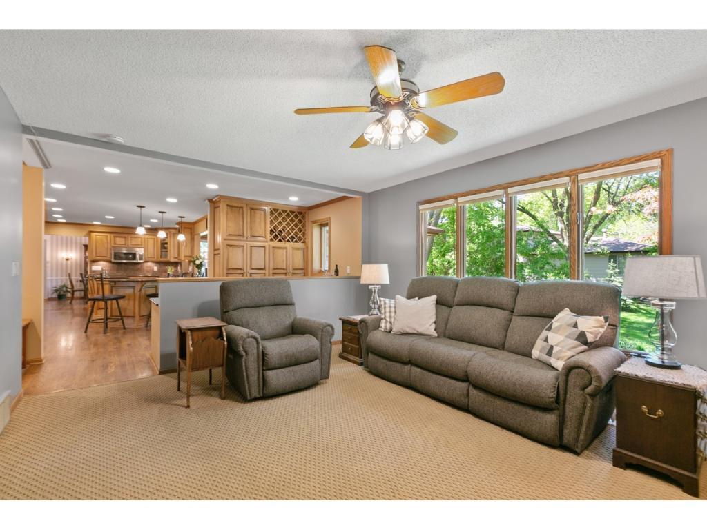 9480 Risewood Circle Eden Prairie, MN 55347 - Photo 5 of 35 Gallery Image 5