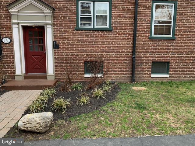 671 Franklin Place, Unit F Philadelphia, PA 19123 - Photo 1 of 16