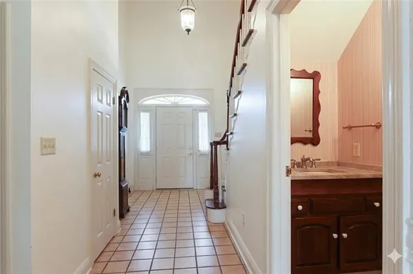 $2,950 | 1 Tara Place, Metairie, LA 70002