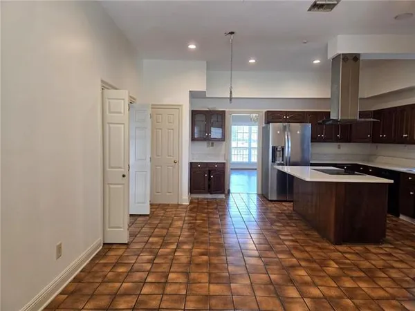 $2,950 | 1 Tara Place, Metairie, LA 70002