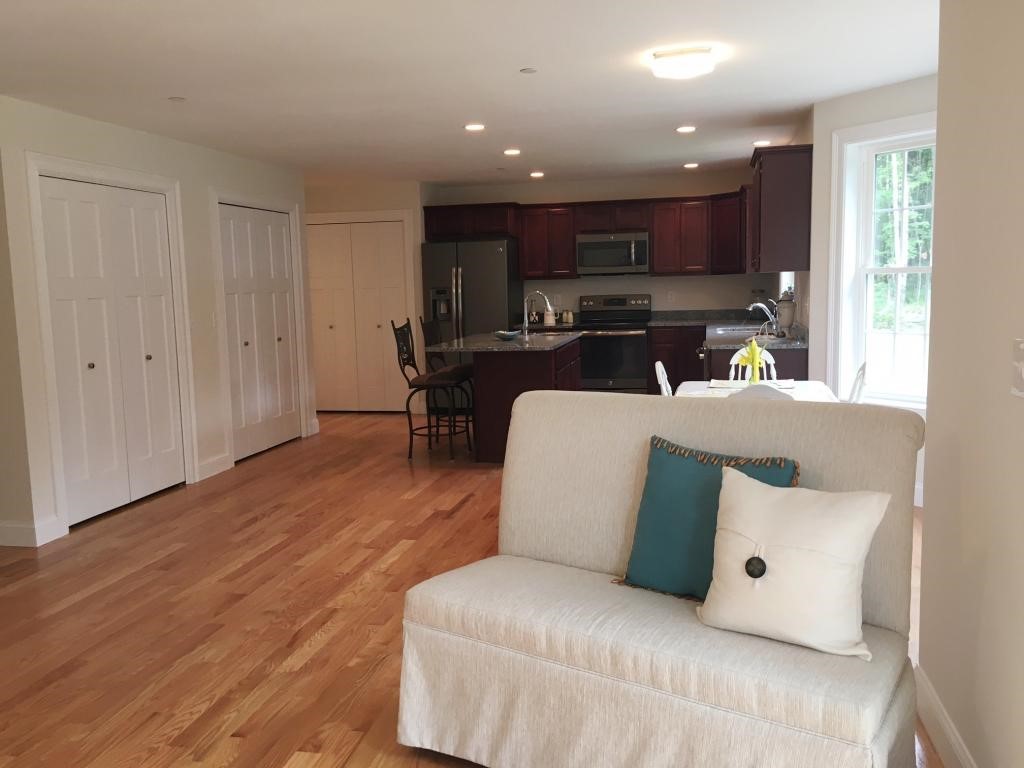 80 Old Chester Road Derry, NH 03038 - Photo 12 of 19
