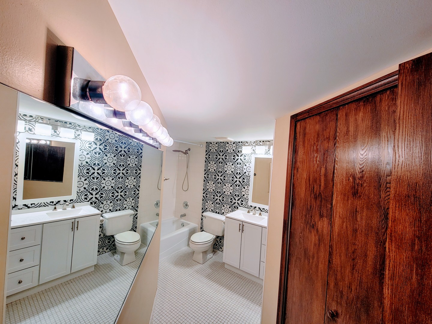 451 Valley Drive, Unit 102 Naperville, IL 60563 - Photo 15 of 23