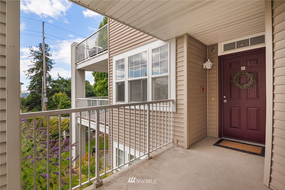 402 South 47th Street, Unit B Renton, WA 98055 - Photo 3 of 18 Gallery Image 3