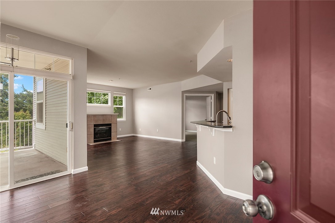 402 South 47th Street, Unit B Renton, WA 98055 - Photo 4 of 18 Gallery Image 4