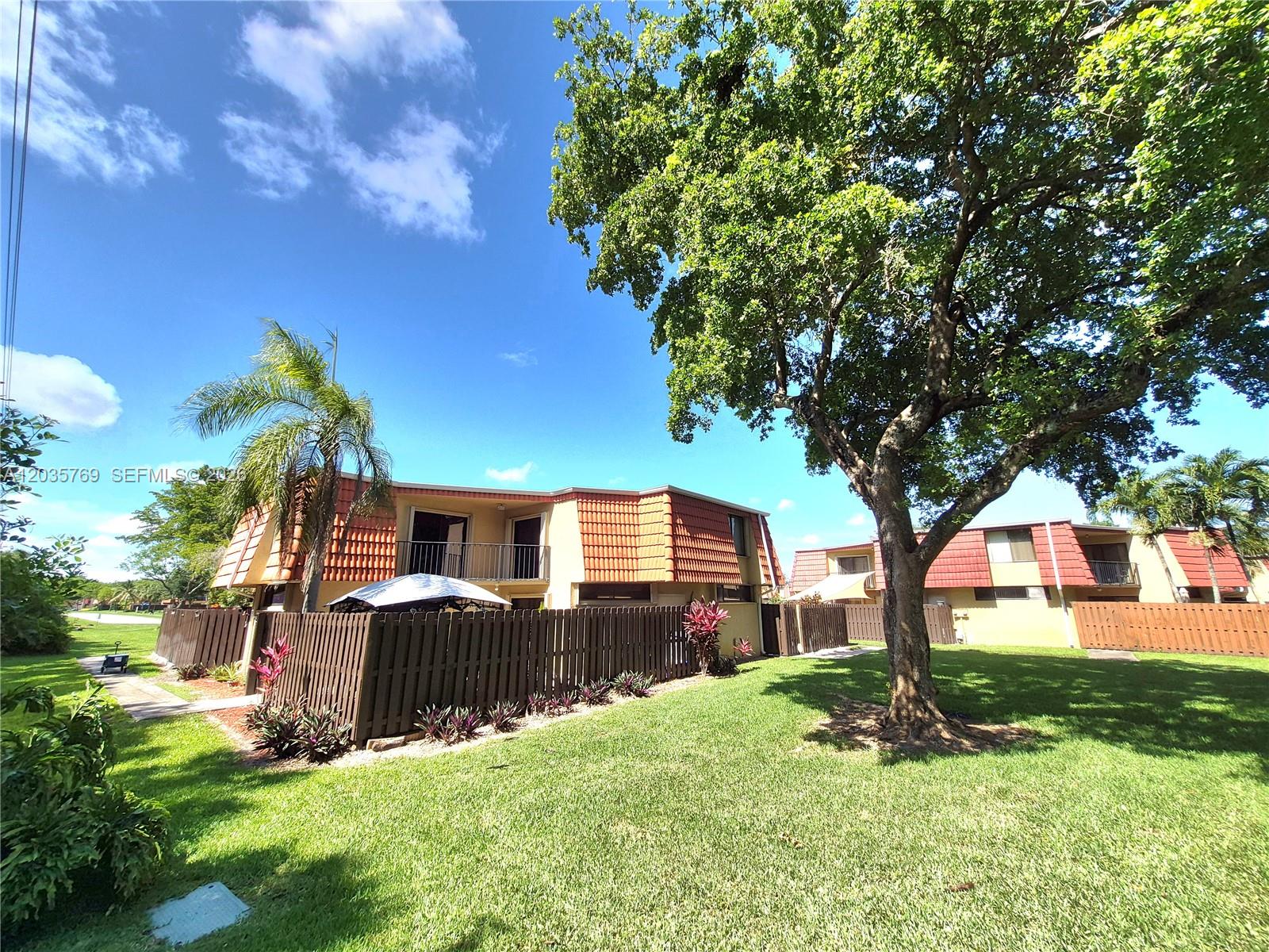 23106 Oxford Place, Unit D Boca Raton, FL 33433 - Photo 32 of 36