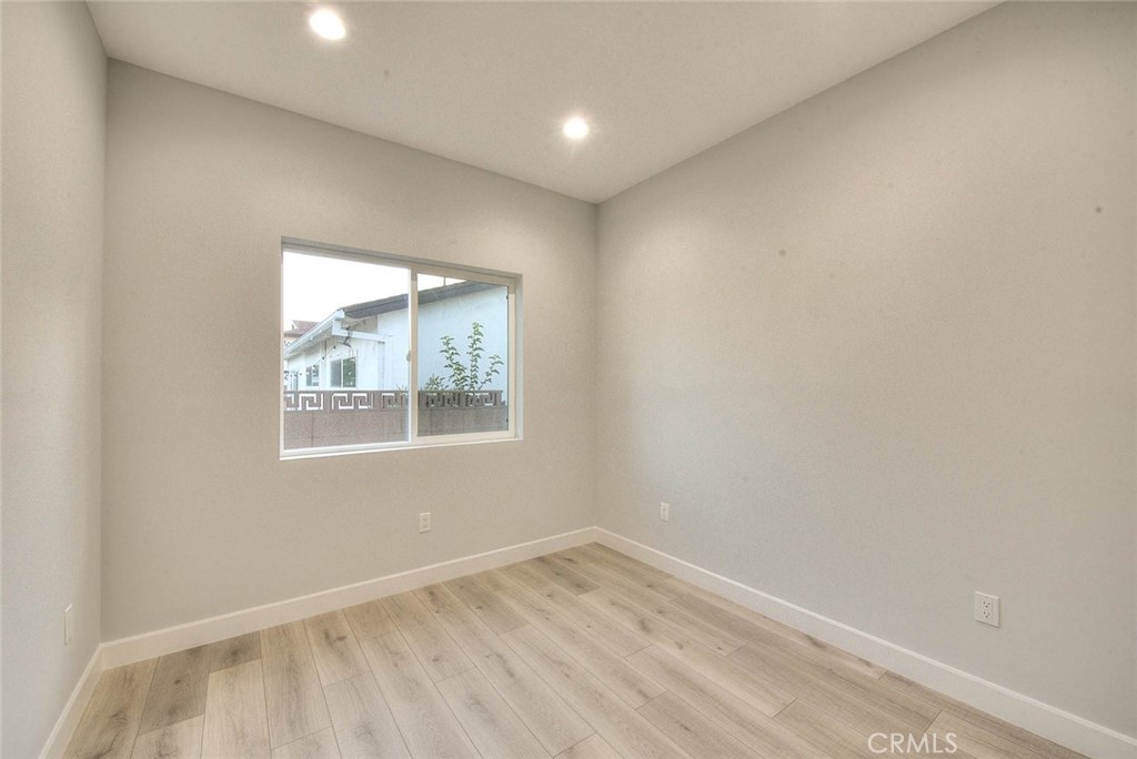 752 Rio Del Sol Avenue Montebello, CA 90640 - Photo 11 of 62 an empty room with a window