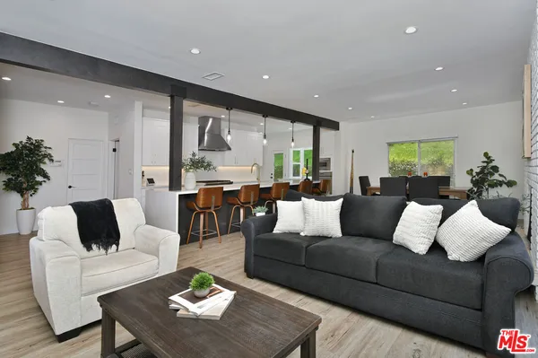 $8,500 | 16142 Bayberry Place, Sherman Oaks, CA 91403