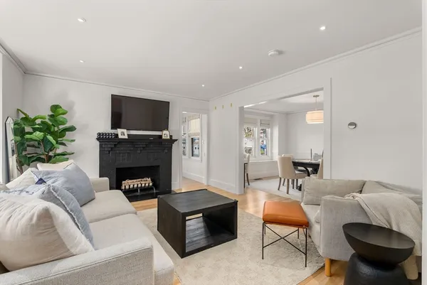 $649,000 | 139 Bartlett Avenue, Unit 1, Belmont, MA 02478